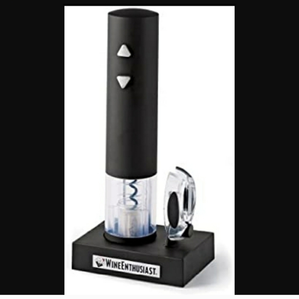 New Wine Enthusiast Electric Wine Opener - Black NWOT Invluding Travel Bag & Acc